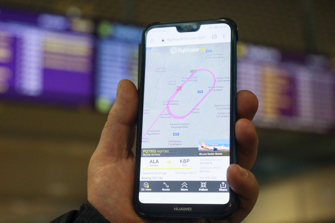 Як зустрічали евакуйованих з Уханя українців: всі подробиці