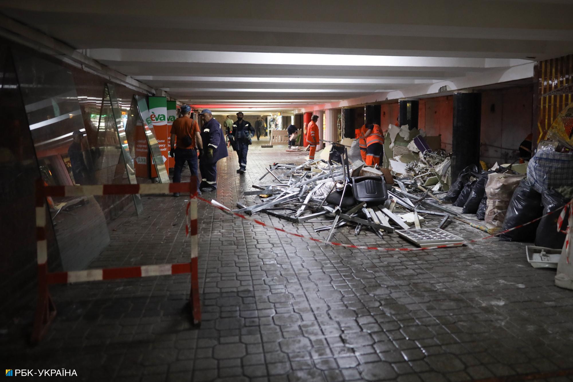 В Киеве на Майдане снесли все МАФы (фото)