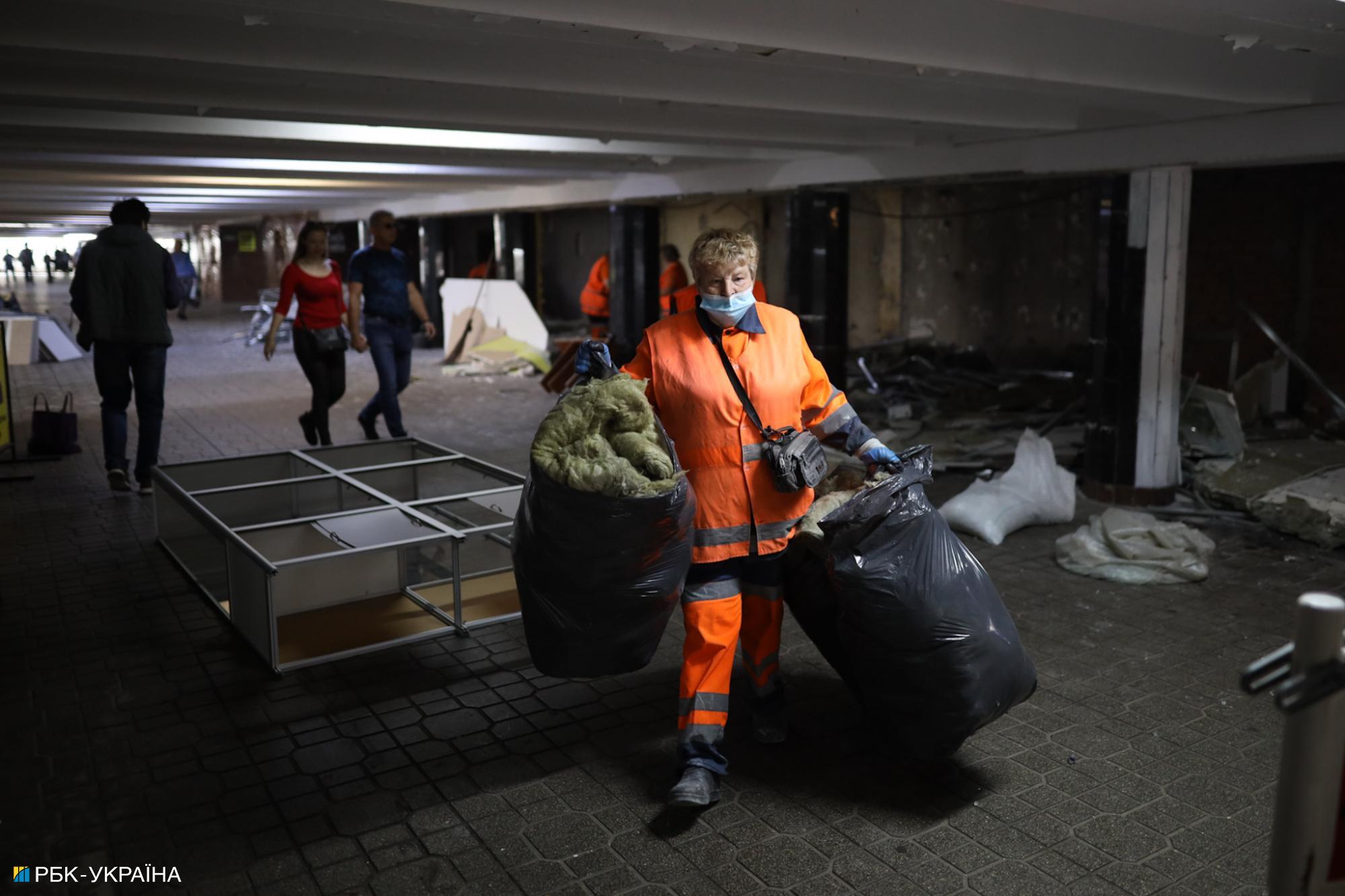 В Киеве на Майдане снесли все МАФы (фото)