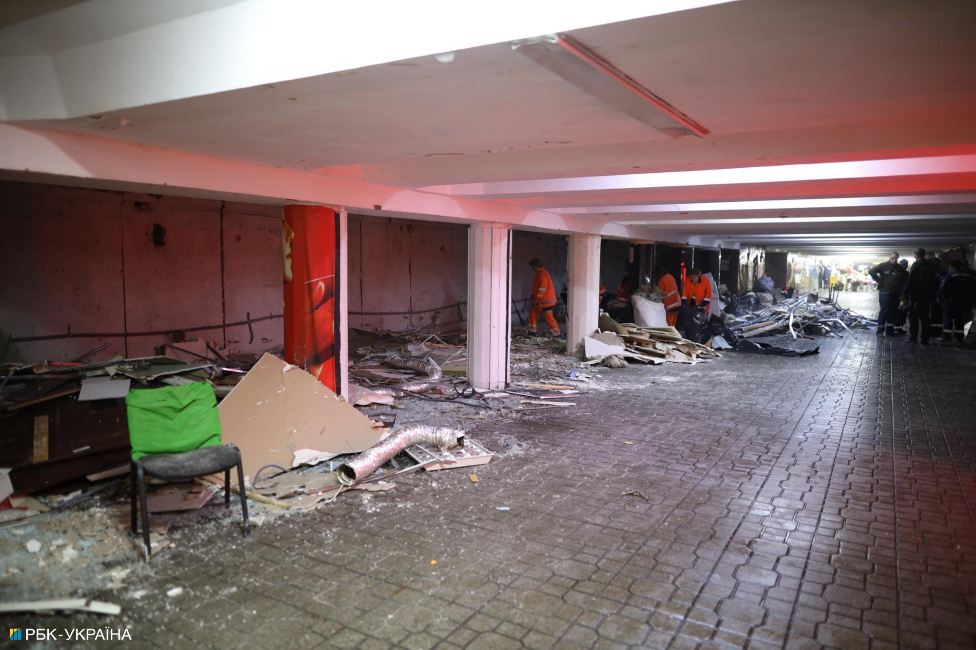 В Киеве на Майдане снесли все МАФы (фото)