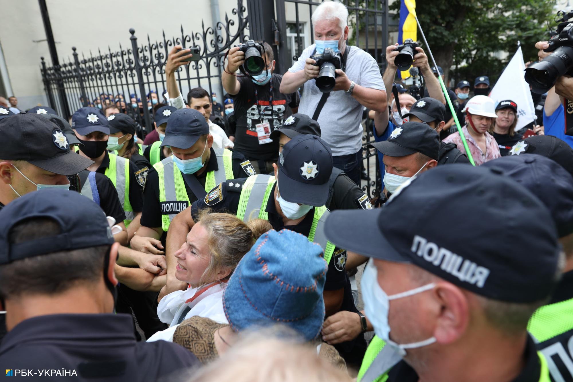 На акции ФОПов очередная драка. На этот раз под Офисом президента