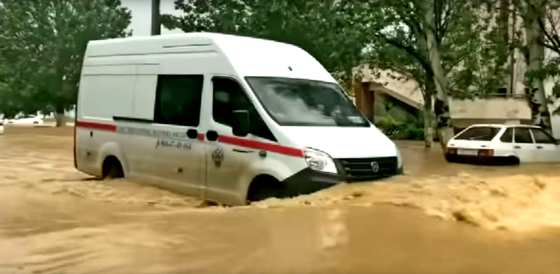 В Крыму выпало рекордное количество осадков: три месячные нормы за день (фото)