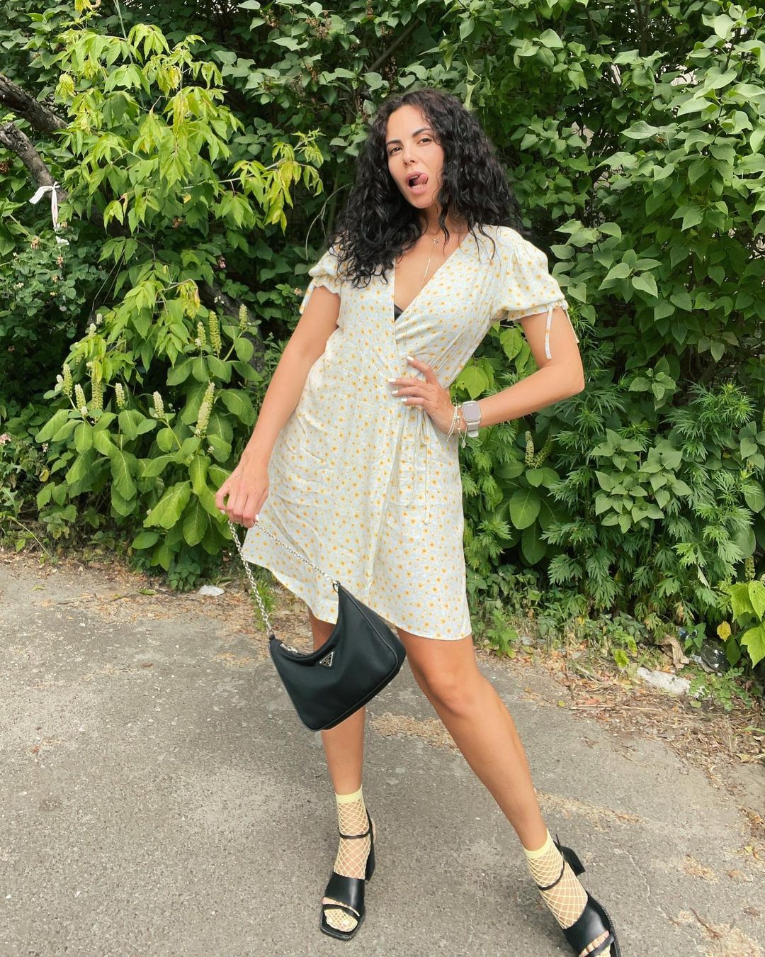 Шкарпетки з босоніжками: Настя Каменських здивувала літнім аутфітом