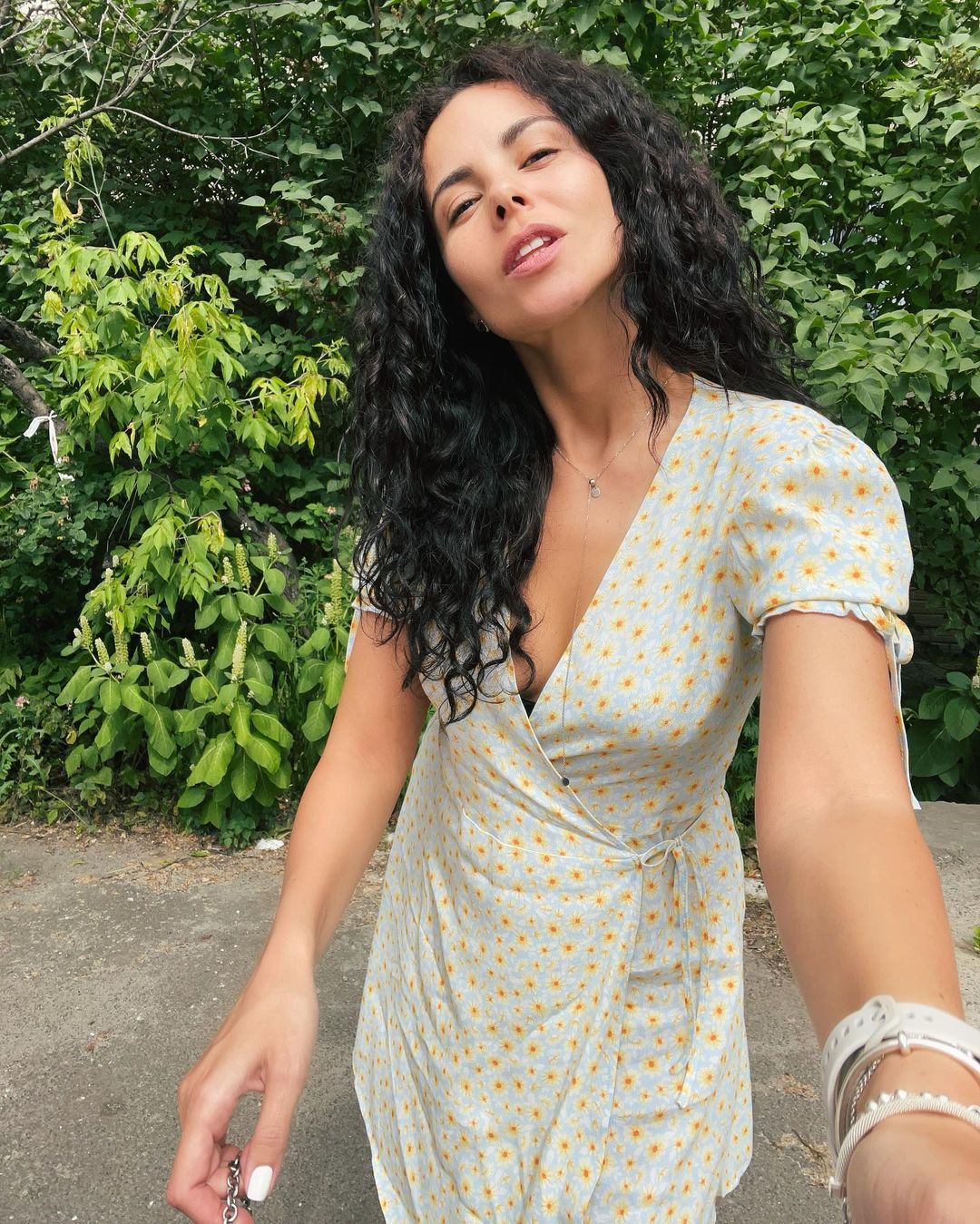 Шкарпетки з босоніжками: Настя Каменських здивувала літнім аутфітом