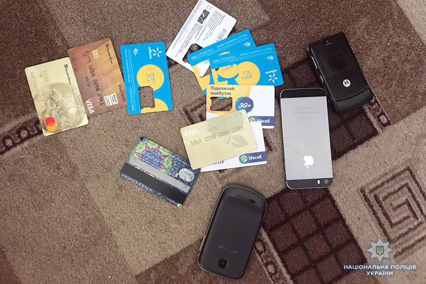 У Хмельницькій області працівник виправної колонії постачав ув’язненим наркотики