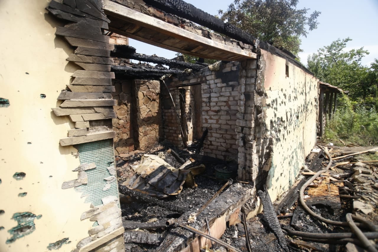 Россияне обстреляли Авдеевку: дома превратились в груду камней (ужасные фото)