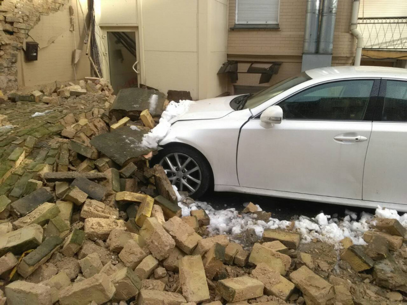 Через обвал цегляної стіни в Києві без газу залишилось 4 житлові будинки