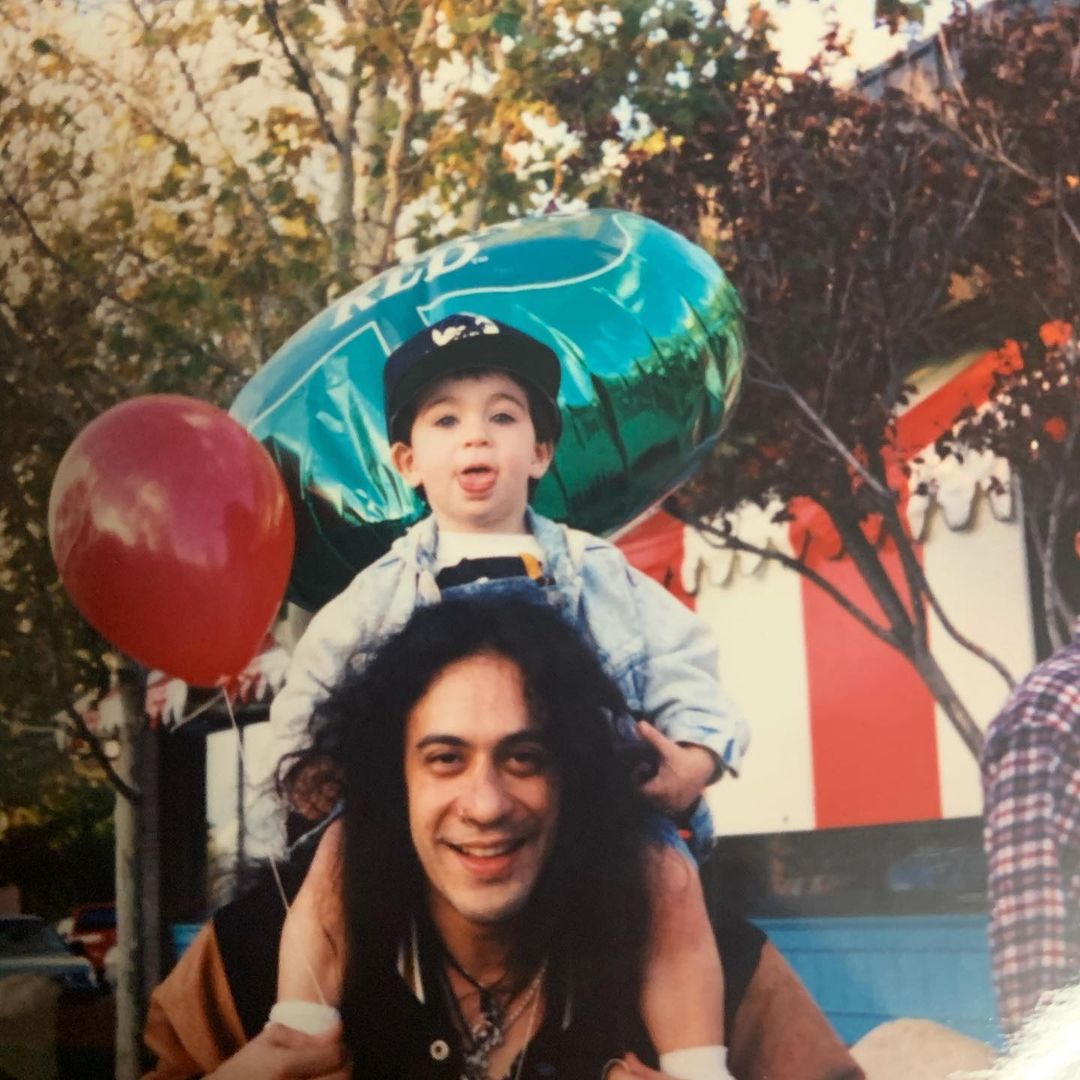 Музиканта легендарної рок-групи знайшли мертвим: їх "платинові" пісні знали всі