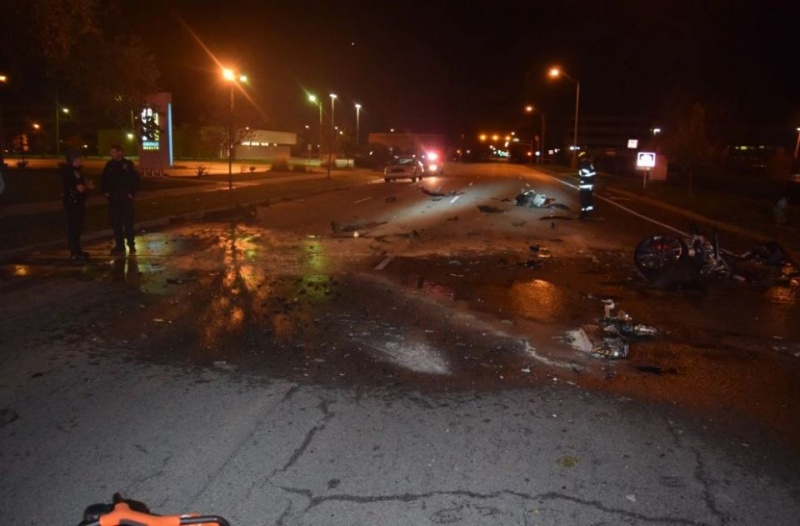 В США в результате взрыва автомобиля Tesla погибли два человека