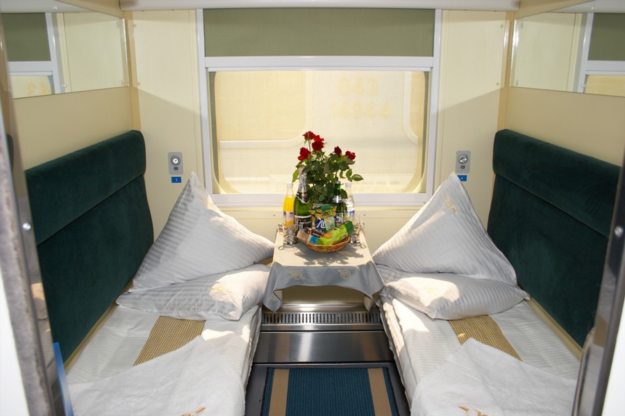 Украинцев скоро будут возить в новеньких вагонах: вот так они выглядят внутри (фото)