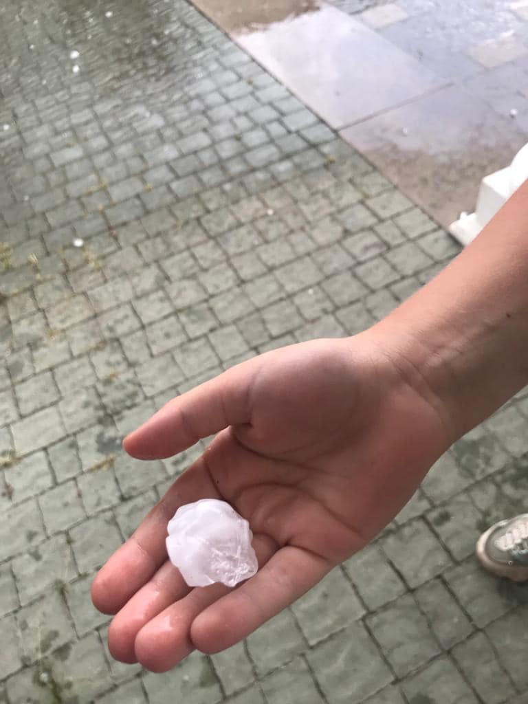 Под Тернополем выпал гигантский град размером с пельмени: "на очереди американские смерчи?"