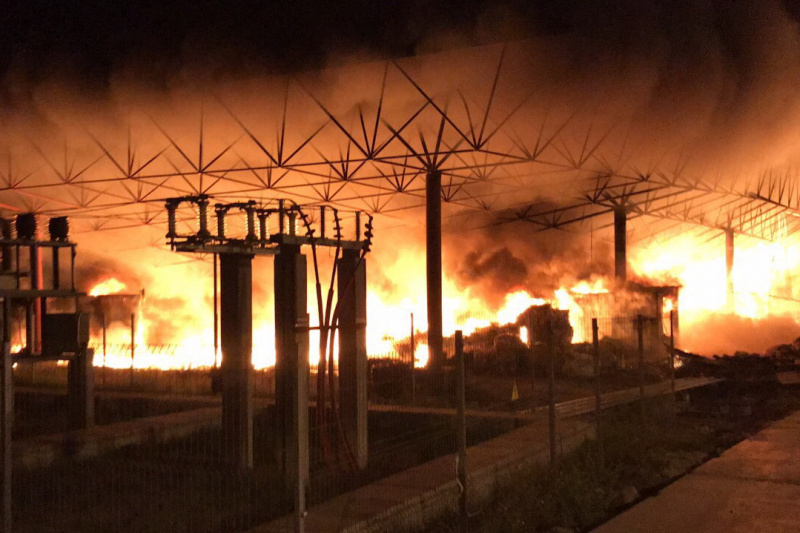 Під Харковом горіло підприємство з переробки пластику