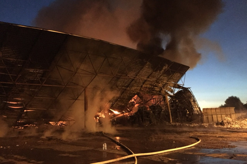 Під Харковом горіло підприємство з переробки пластику