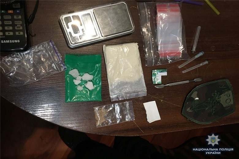 В Киеве у членов ОПГ изъяли наркотики на 1,5 миллиона гривен