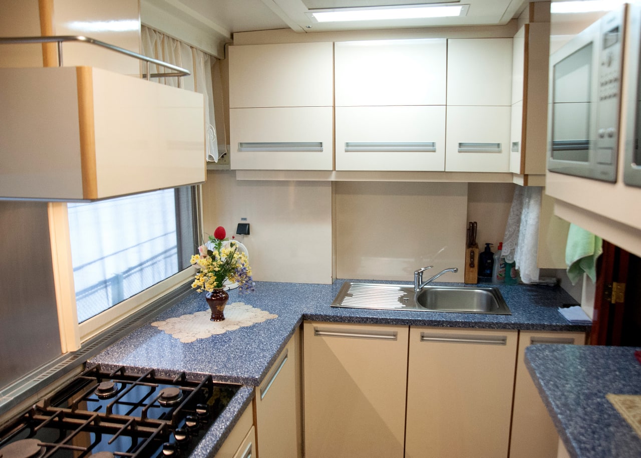 Кухня, спальня и душ: фото самых роскошных вагонов Укрзализныци