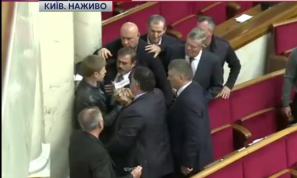 В Раде произошла потасовка с участием Гончаренко и нардепов от "Оппоблока"