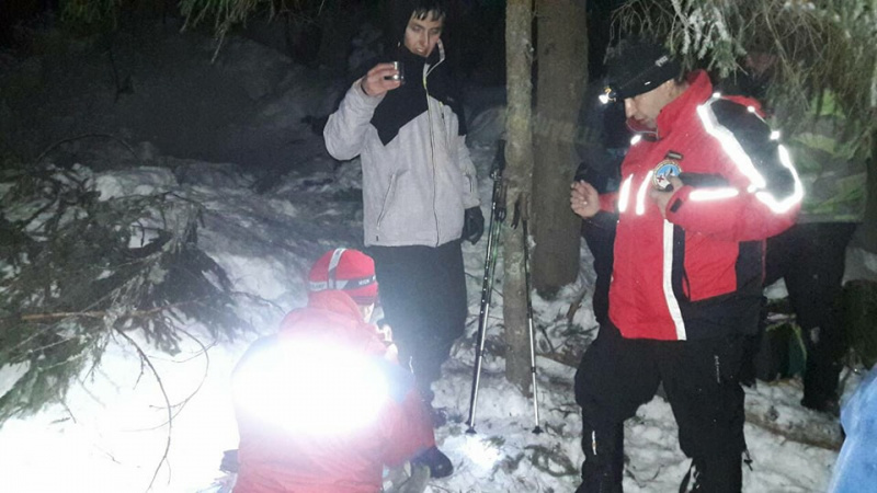 На Закарпатті рятувальники відшукали трьох заблукалих туристів із Чехії