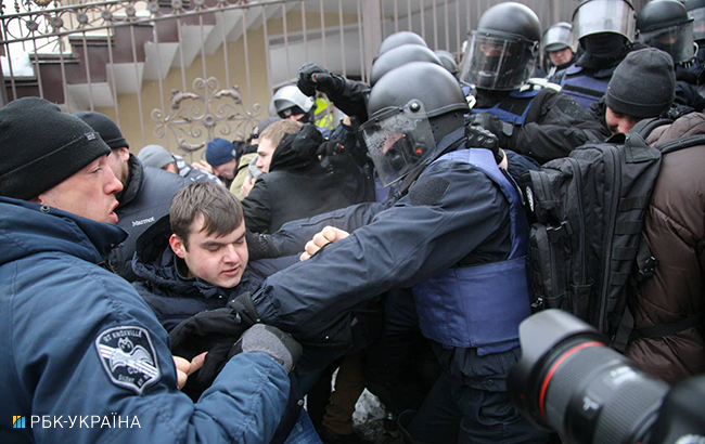 Суд над Трухановым: активисты устроили еще одну потасовку с правоохранителями