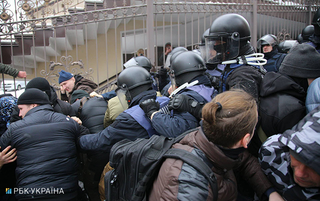 Суд над Трухановым: активисты устроили еще одну потасовку с правоохранителями