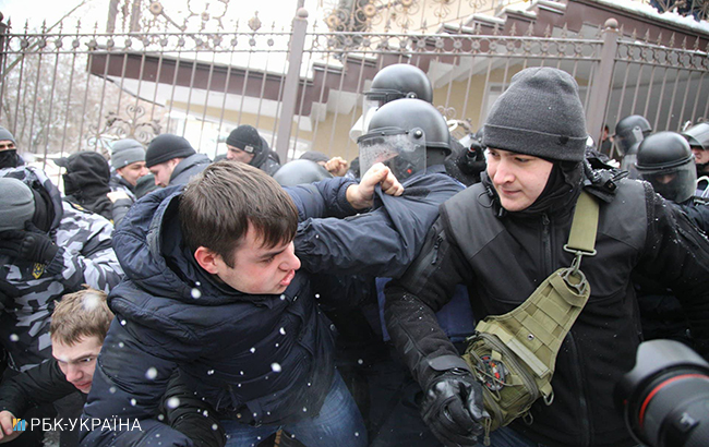 Суд над Трухановым: активисты устроили еще одну потасовку с правоохранителями