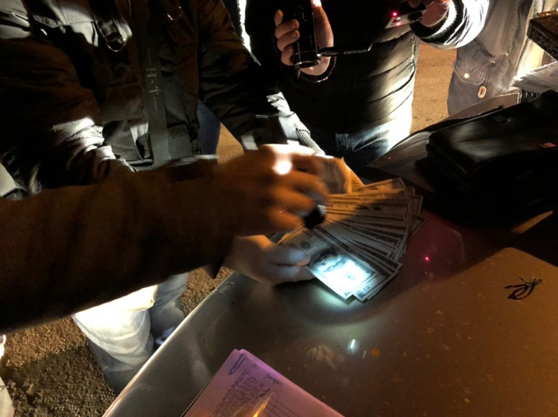 В Одесской области задержали на взятке двух чиновников