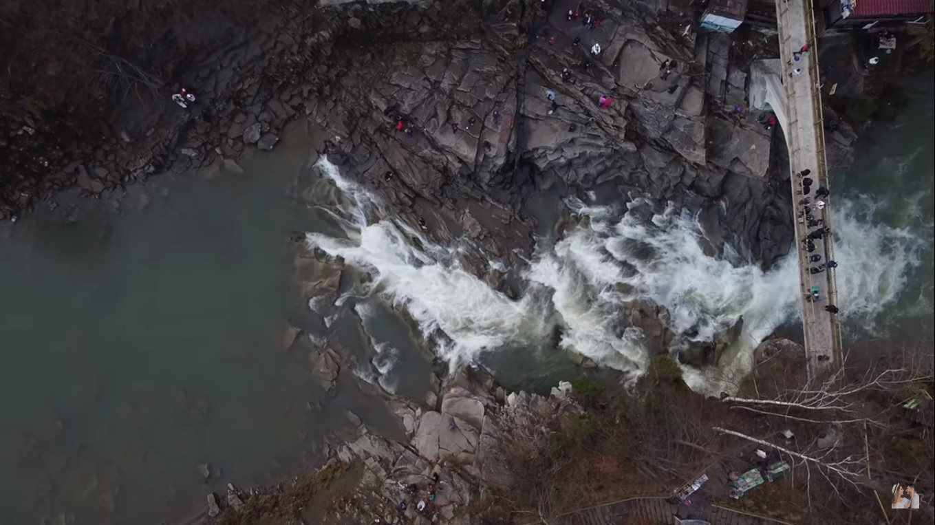 Самый старый виадук и "оленья терапия": лучшие места рядом с Буковелем в одном видео
