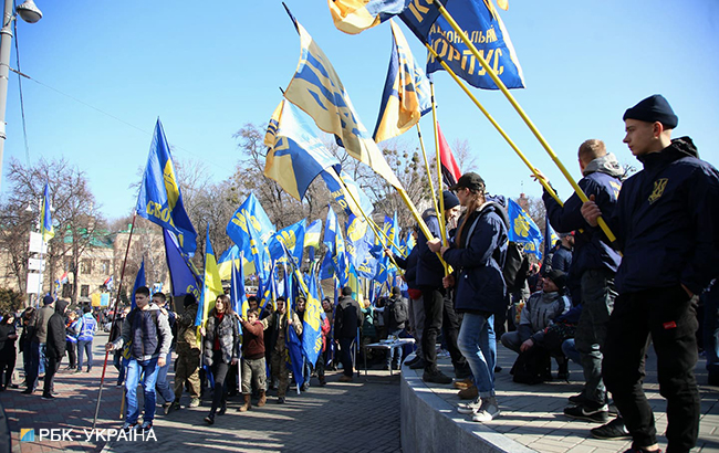 Возле Рады проходит марш "против олигархов" (трансляция)