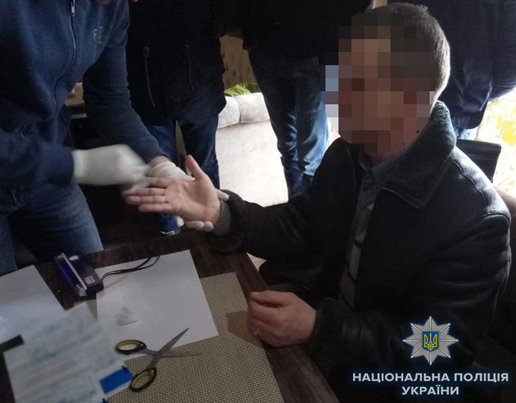 Поліція провела рейд проти хабарників у кількох областях України