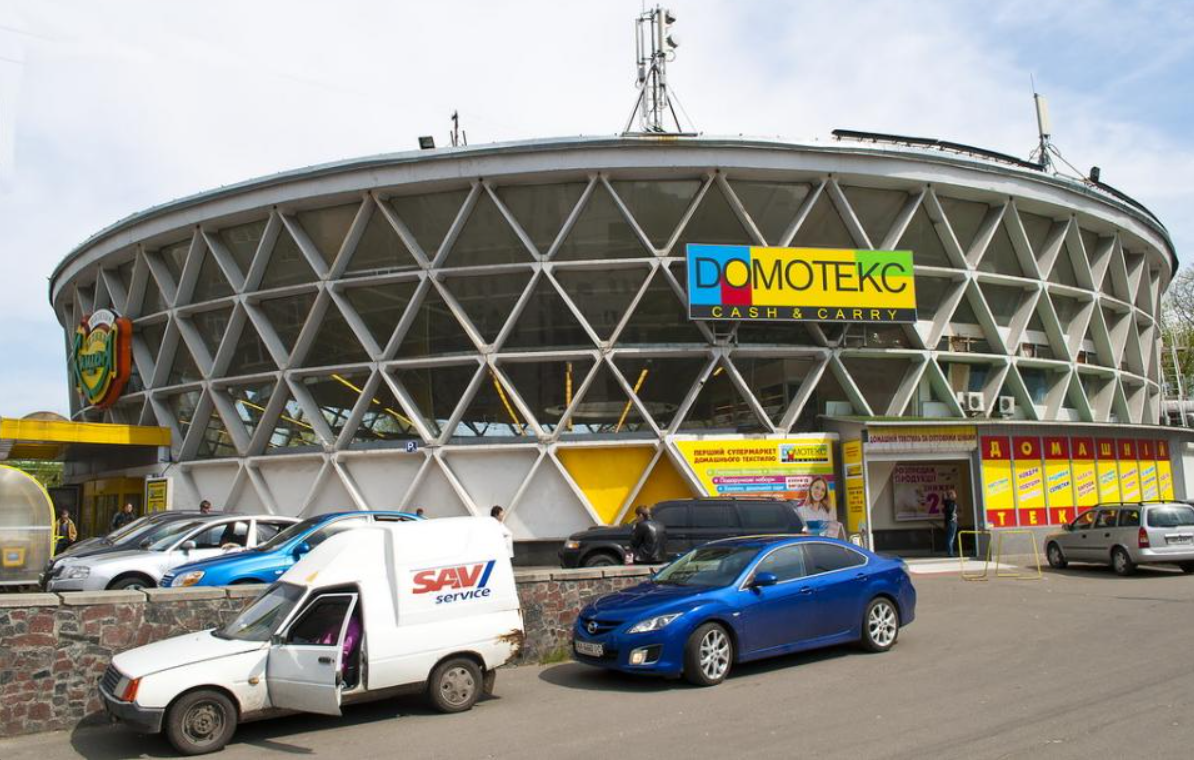 В Киеве ради новой высотки снесут культовый рынок-"шайбу": вот таким его запомнят