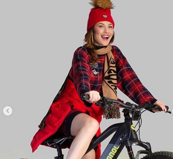 Украинская актриса из Бондианы снялась в яркой фотосессии