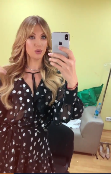 Кокетливая Леся Никитюк в прозрачном платье показала "образ дня"