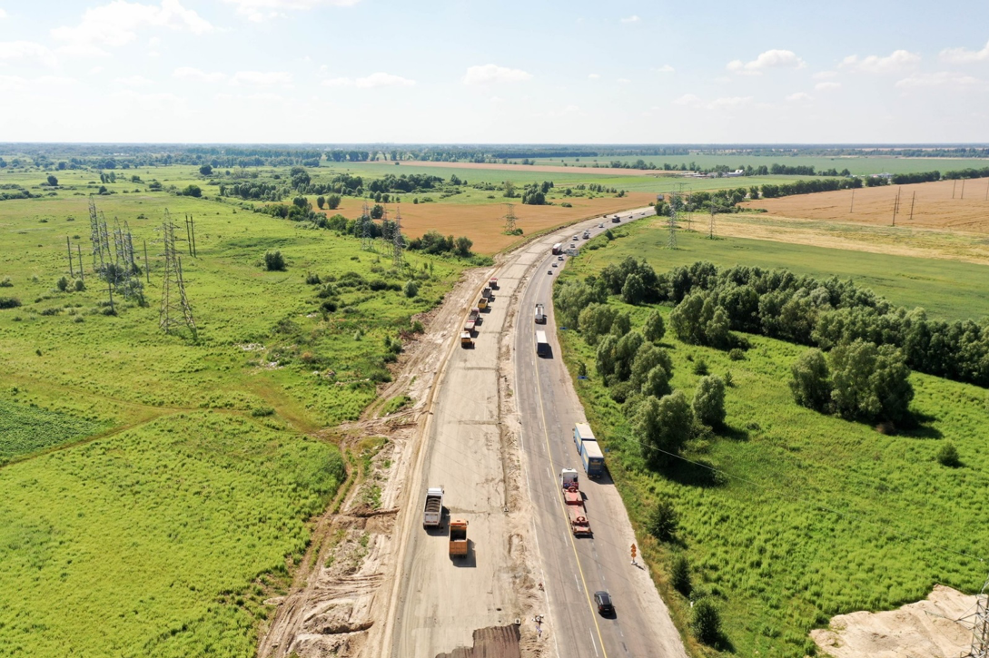 В рамках "Большой стройки" идет капитальный ремонт дороги из Киева в Чернигов