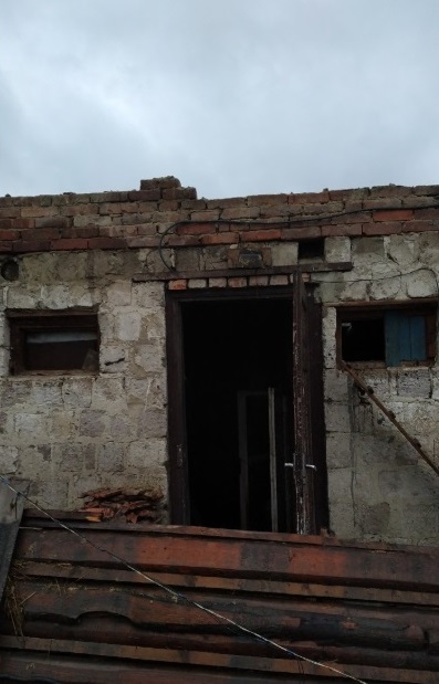 Під Львовом підпалили будинок багатодітної вдови ветерана АТО: всі деталі і відео