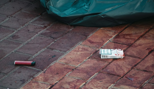 У Києві чоловік покінчив з собою флаконом від духів: він залишив записку