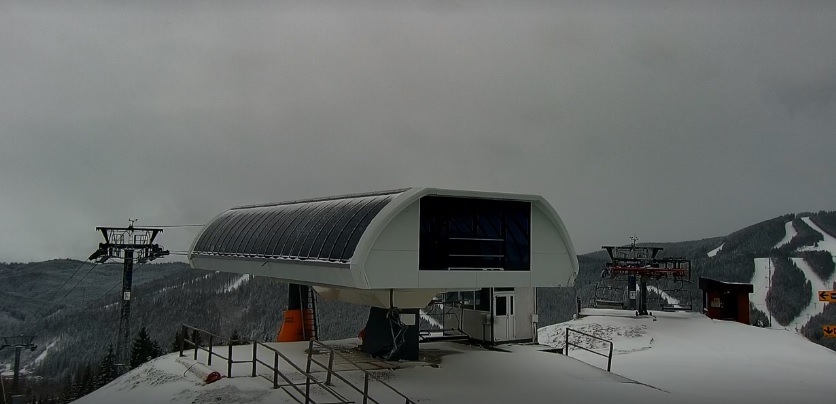 Карпати засипало снігом: вражаючі фото