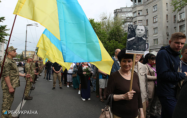 В центре Киева проходит акция "Бессмертный полк"