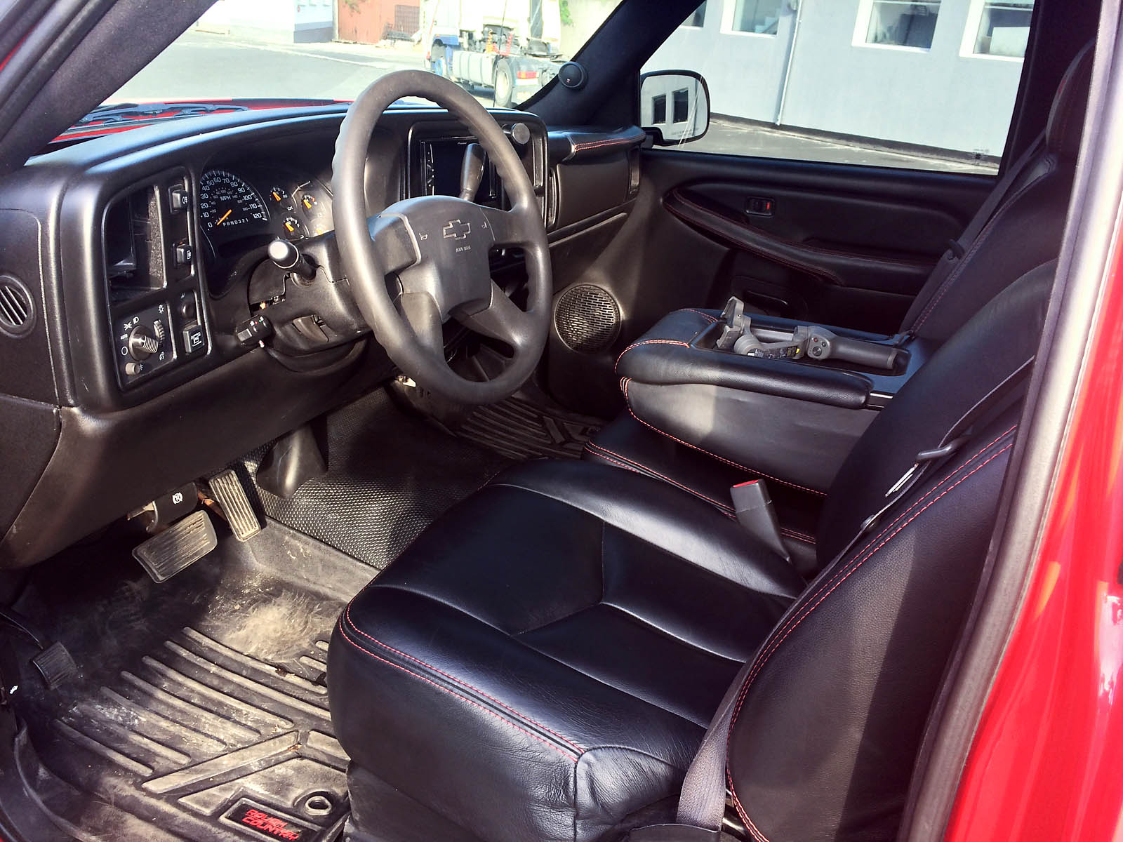 В Україні продають авто, на якому їздив Зеленський