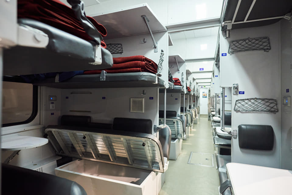 Укрзализныця показала новые вагоны с раздельным кондиционированием и другими удобствами