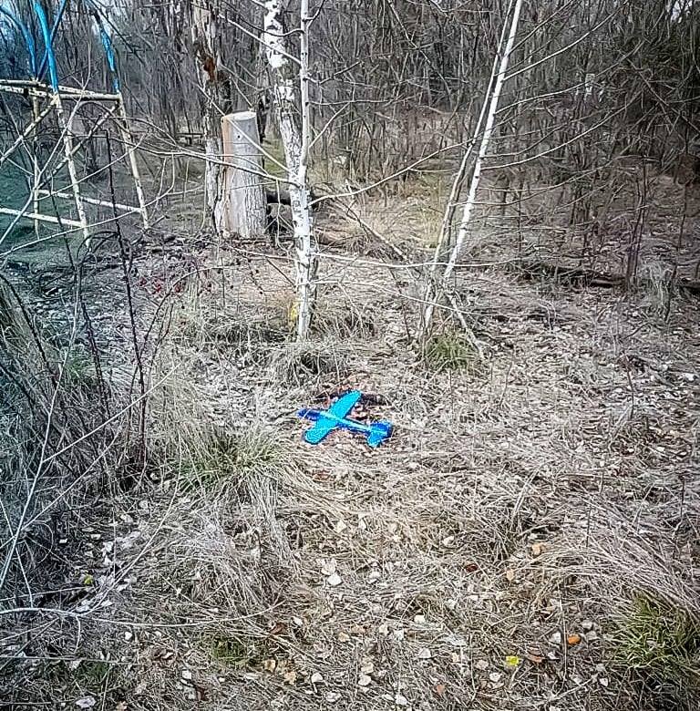 Боевики под Мариуполем запустили начиненный взрывчаткой игрушечный самолет