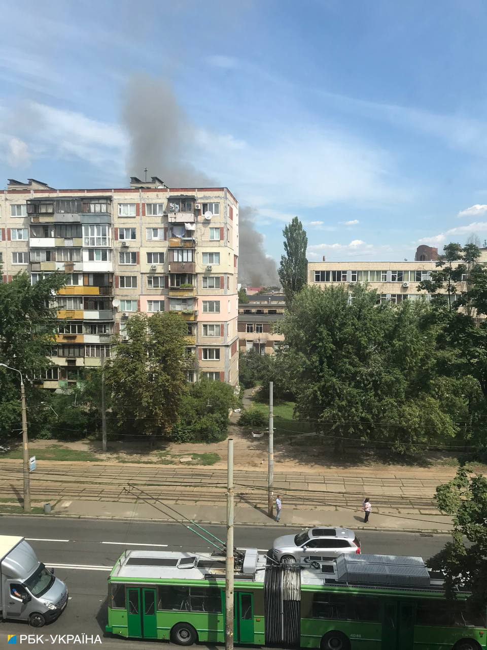 В Киеве масштабный пожар. Горят склады