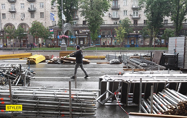 Монтаж сцени на "Фестивалі чемпіонів"