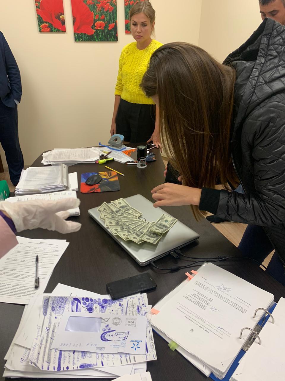 У Києві на хабарі піймали приватного виконавця Катерину Шмідт