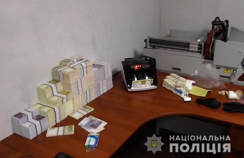 У Києві активізувалися "міняйли": як не стати жертвою шахраїв (відео)