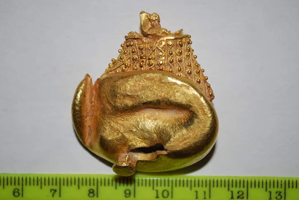 На Закарпатті археологи виявили кельтську прикрасу з золота: фото знахідки