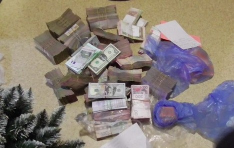 В Луганской области двое полицейских ограбили предпринимателя на полмиллиона гривен