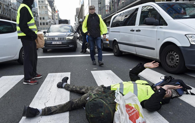 В Брюсселе начались протесты против роста цен на топливо