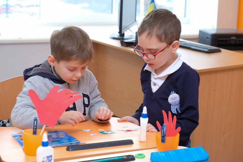 Голик показал образцовую школу в Днепропетровской области