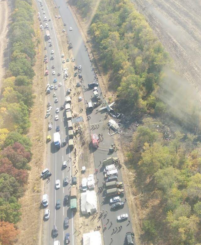 Выгорело все: в сеть попали снимки места крушения Ан-26 с высоты полета