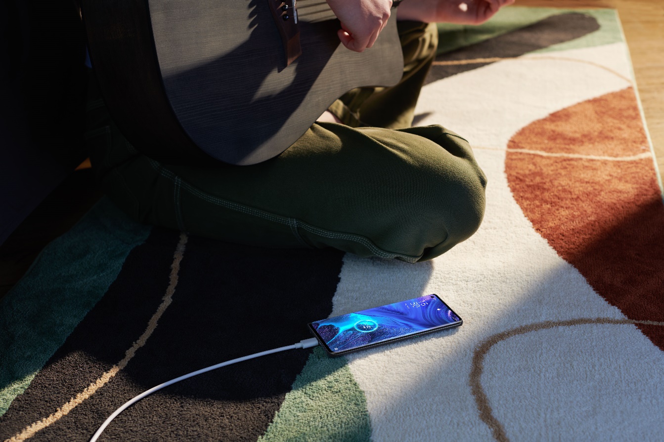 OPPO представила в Україні два нових смартфона в лінійці Reno