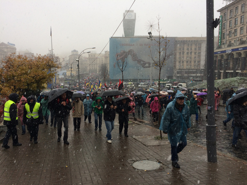 У Києві на Михайлівській площі розпочався "Марш обурених"